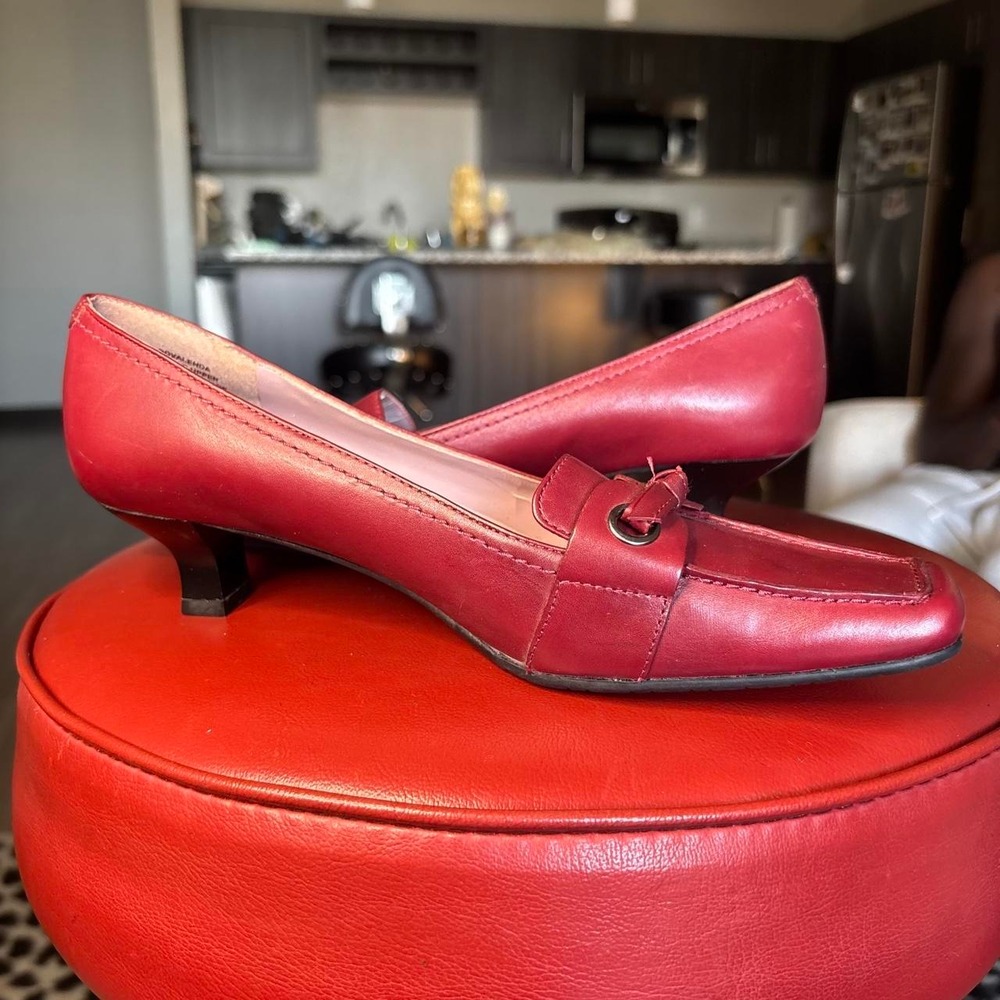 Vintage Bandolino Oxblood Leather Kitten Heel Loafers Office‎ Siren 7.5 😍